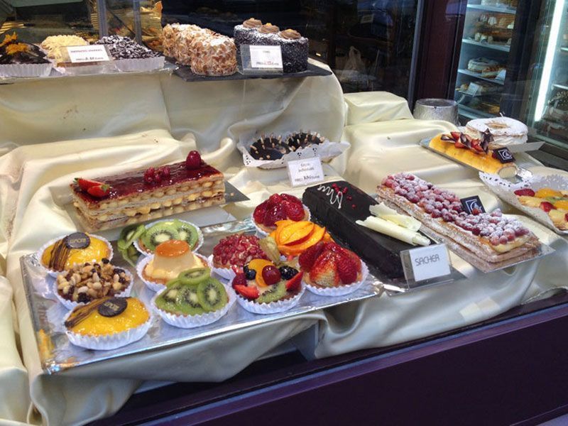 escaparate-pasteles-pastelería-cusachs-barcelona