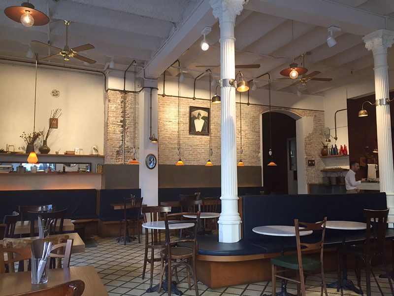 interior-restaurante-carmelitas-barcelona