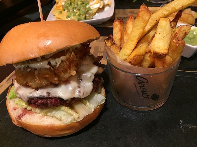 hamburguesa-ternera-hamburgeseria-anauco-barcelona