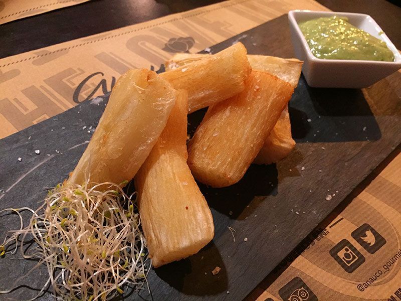 yuca-frita-hamburgeseria-anauco-barcelona